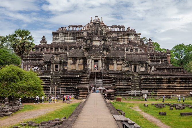 1-Day private Angkor Temple Tour with Sun Rise by Tuk Tuk from Siem Reap - Phimeanakas and the pacing problem: how to enjoy without rushing