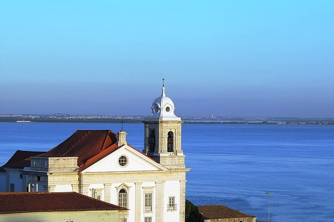 1 hour in Tuk Tuk to access the famous viewpoints of Lisbon - Lisbon Viewpoints in One Hour: The smart first-trip move