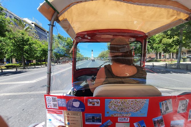 1 hour in Tuk Tuk to access the famous viewpoints of Lisbon - Miradouro da Senhora do Monte: Graça hill orientation mode