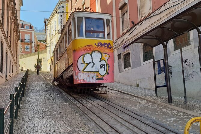 1-hour private eco tuk-tuk tour for up to 6 people through Lisbon - Panteão Nacional and Santa Engrácia: From 17th-Century Monument to National Pantheon