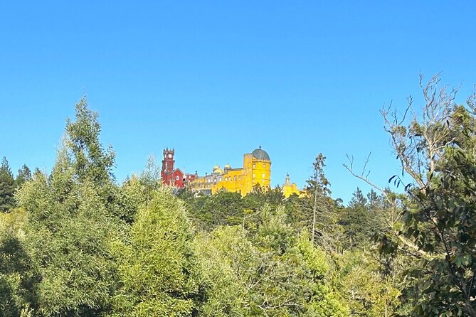 1 Hour Sightseeing Tour in Sintra with Tuktuk - Stop 4: Castelo dos Mouros and Moorish walls above the town