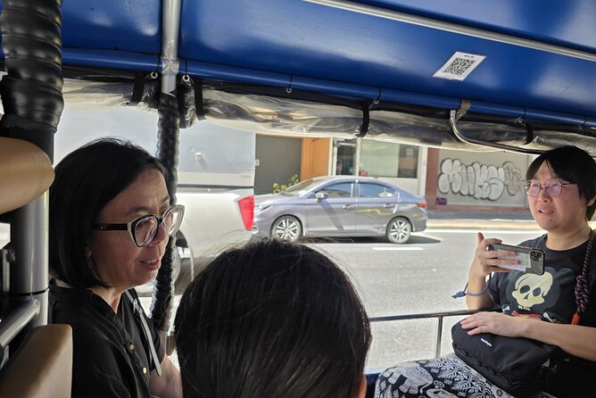2 Hour Electric Tuk Tuk Cultural Tour of Bangkok - Democracy Monument: the political landmark stop you shouldn’t skip