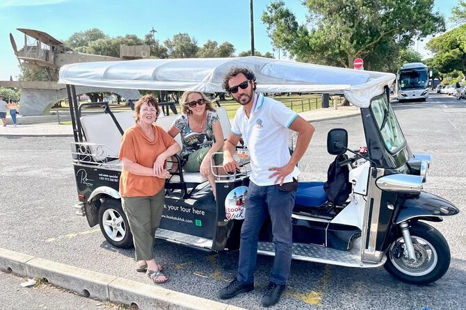 2 Hour Tuk Tuk Tour of the Old Town it will make you fall in love - Stop 4: Miradouro da Senhora do Monte and the 180-Degree Panoramic View