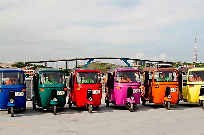 2-Hour TukTuk Rental with an Experienced Guide and Driver - Stop 1: Colourful Willemstad and the Street-Art Alley Advantage
