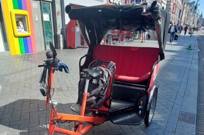 2 Hours Private Amsterdam Rickshaw Tour - Dam Square to Rembrandtplein: the classic center, fast and memorable