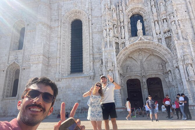 2h Tuk Tuk Private Tour of Belém in Lisbon - Padrão dos Descobrimentos: the caravel shape and the 50-meter compass rose