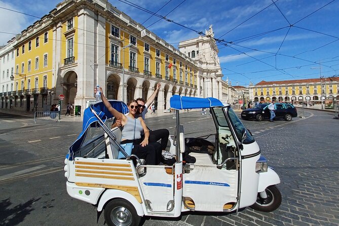 3 Hours Private Tour of Lisbon's Historic Center by Tuk Tuk - Lisbon Cathedral and the first viewpoints you’ll actually remember