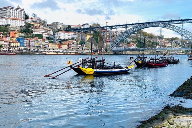 3h30 tour in Porto by Tuk Tuk - São Bento Station Tiles: Where Porto Shows Its Face Up Close