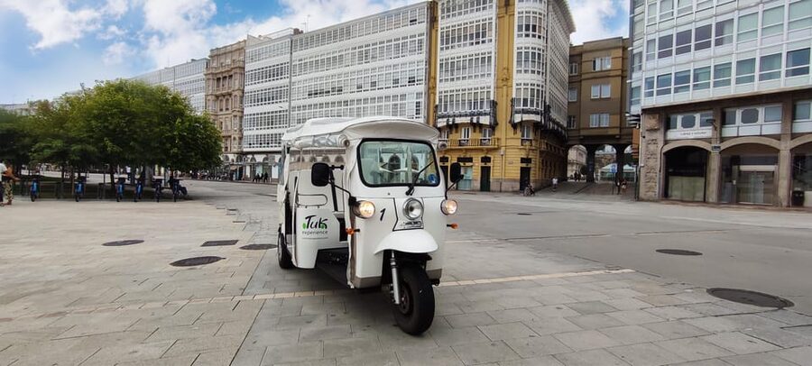 A Coruña: VIP Tuk Tuk tour - The 2-hour structure: 19 sights, 4 photo stops, and a guide who keeps it moving