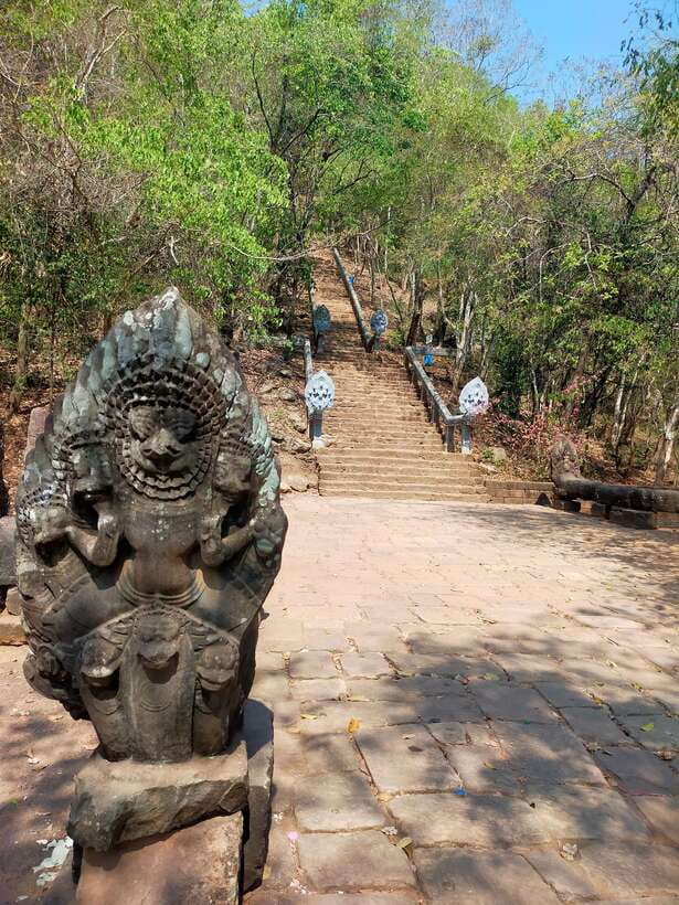 A Day TukTuk Bambootrain, Banan, Killing & Bat Caves, Sunset - Wat Banan and the 358 Steps: Five Towers That Echo Angkor