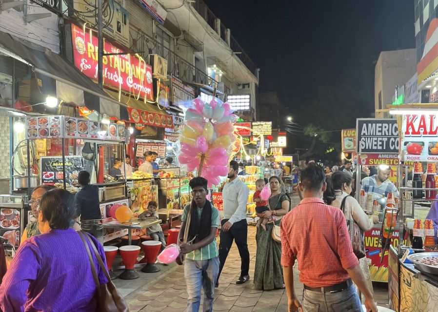 Agra: Sadar Bazar Food Market Night Walking Tour by Tuk-Tuk - Meeting your guide and riding into Sadar Bazar by tuk-tuk