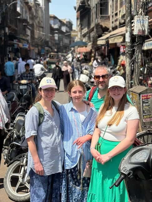 Agra: Street Food Walking Tour, Spice Market, & Tuk-tuk Ride - Key Things You’ll Notice on This Agra Food and Spice Walk