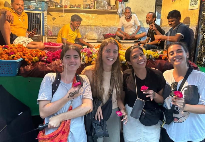 Agra: Street Food Walking Tour, Spice Market, & Tuk-tuk Ride - Tuk-Tuk Pickup and the Feel of Old Agra Traffic
