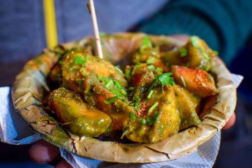 Agra: Street Food Walking Tour, Spice Market, & Tuk-tuk Ride - Jama Masjid to Mankameshwar Mandir: Faith and Architecture on a Simple Walking Circuit