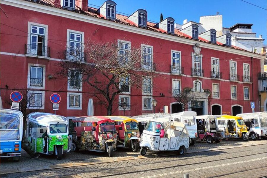 All Historical Lisbon Tuk Tuk Tour - Old center classics: Restauradores, Rossio, and Santa Justa from the street