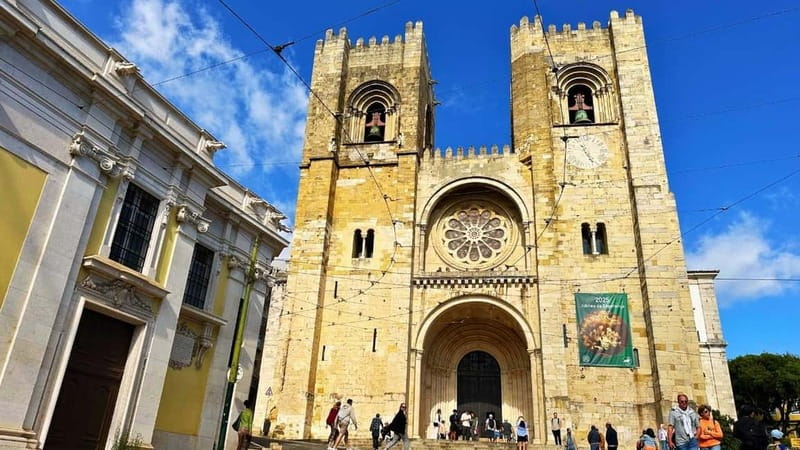 All Historical Lisbon Tuk Tuk Tour - Chafariz del Rei and Terreiro do Paço: the city flips from hills to open space