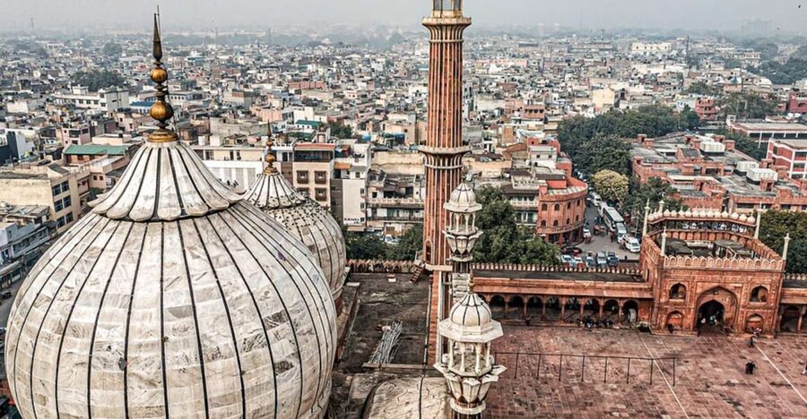 All Inclusive Old & New Delhi Private Day Trip with Tuk Tuk - Old Delhi by Tuk Tuk and Rickshaw: getting into the maze