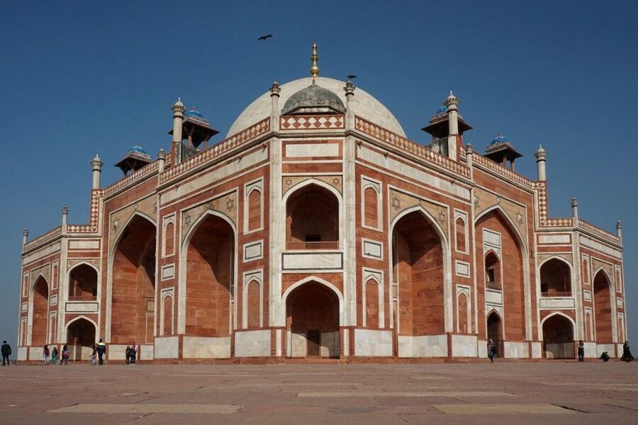 All Inclusive Old & New Delhi Private Day Trip with Tuk Tuk - Lotus Temple: the modern stop that balances the day