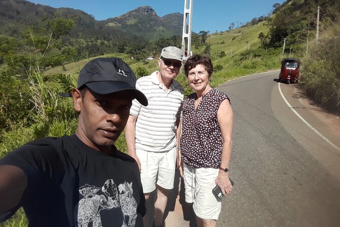 Ambuluwawa Tower and Kandy City Tuk Tuk Tour with Epic views - Kandy Gem Museum and the cutting demonstration: craft you can actually watch