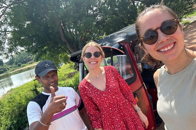 Ambuluwawa Tower and Kandy City Tuk Tuk Tour with Epic views - How the tuk tuk day works: private group, pickup, and pacing