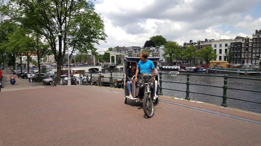 Amsterdam: 2-Hour Sightseeing Tour by Rickshaw - What I’d pack and how to prepare