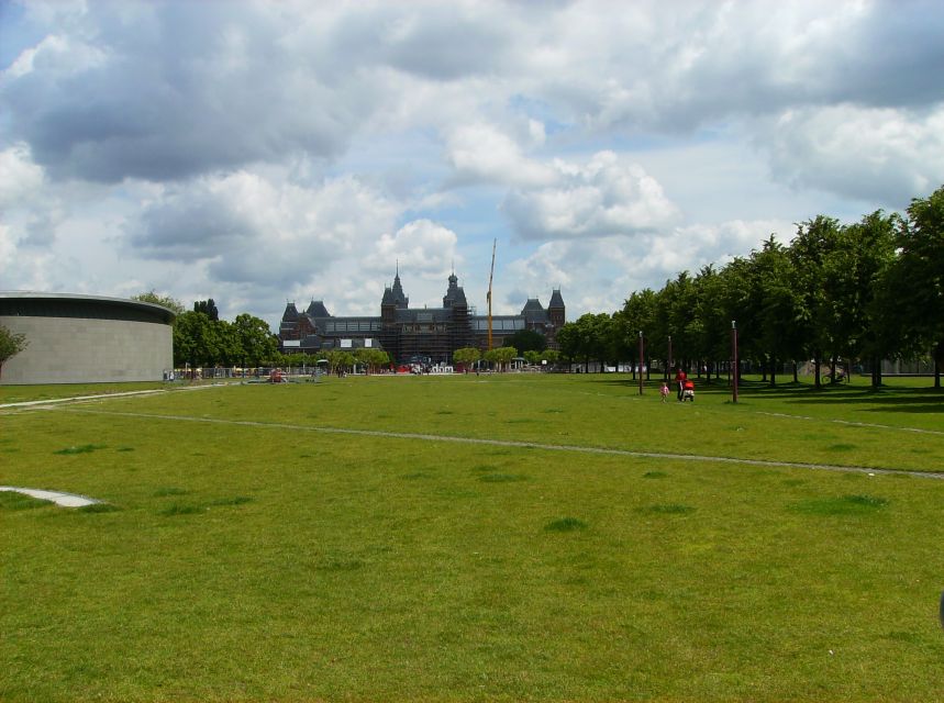 Amsterdam: 2-Hour Sightseeing Tour by Rickshaw - Museum-adjacent micro-stops: Begijnhof and more