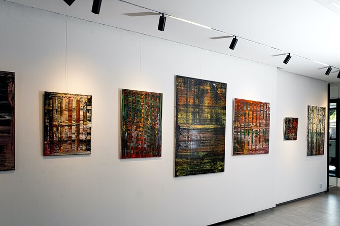 An Afternoon of Contemporary Art in Phnom Penh by Tuk Tuk - Oknha Chhun St. (240): reading the lane of graffiti properly