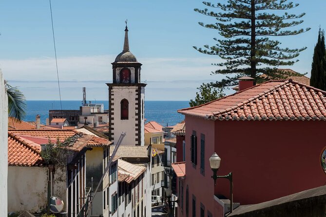 An Express tuk-tuk tour through Funchal Old Town - Funchal’s Sé Cathedral: Manueline Gothic From the Outside