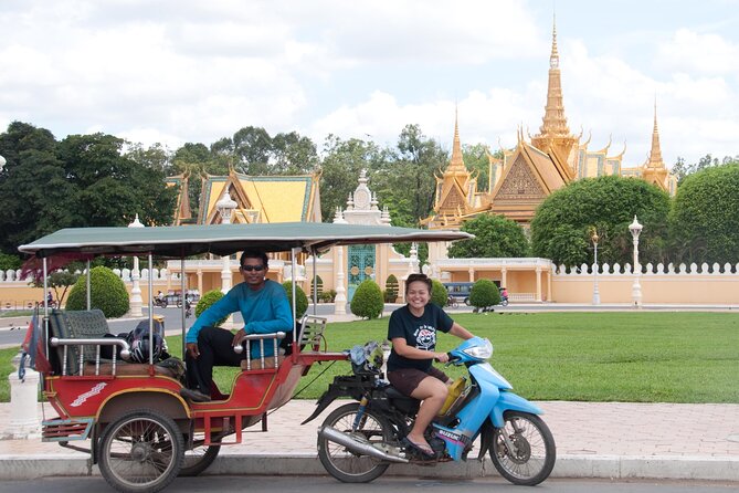 Angkor Wat Private Tour by Tuk-Tuk with English Speaking Driver - Angkor Thom South Gate: Where the City Feels Like a Set