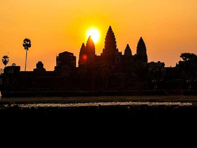 Angkor Wat Small Tour Sunrise With Private Tuk Tuk - Angkor Wat sunrise: the moment that makes the tour worth it
