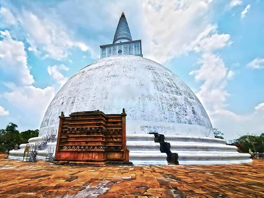 Anuradhapura: Tuk Tuk Tour - Ancient City with Audio Guide - How the 5-hour tuk tuk rhythm works