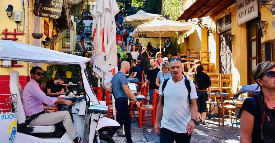 Athens: Private Evening Sightseeing Tour by Electric Tuk-Tuk - Syntagma and Parliament area: where Athens looks official and dramatic