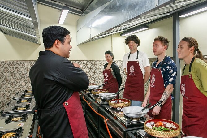 Authentic Thai Cooking with the Largest market visit &TukTuk ride - Chef style: Chef Pim, Chef Alex, and the approach that makes you feel confident