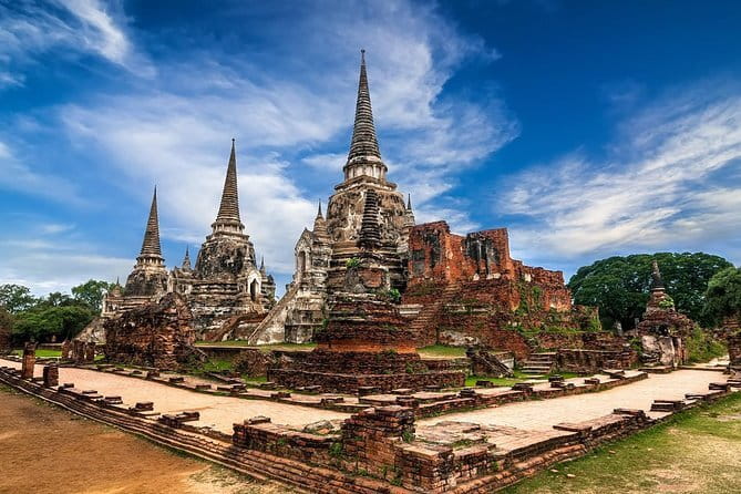 Ayutthaya Elephant Village ATV and Floating Market by Tuk Tuk - Wat Kudi Dao: a temple renovated in 1711