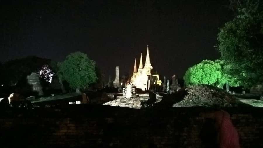 Ayutthaya Evening Tuk Tuk Temples Tour From Bangkok - Wat Phra Si Sanphet: Royal Palace Roots in Night Lighting