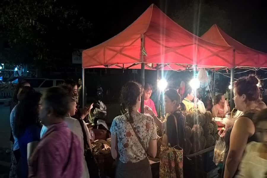 Ayutthaya Evening Tuk Tuk Temples Tour From Bangkok - Banglan Night Market: Dinner You Can Customize