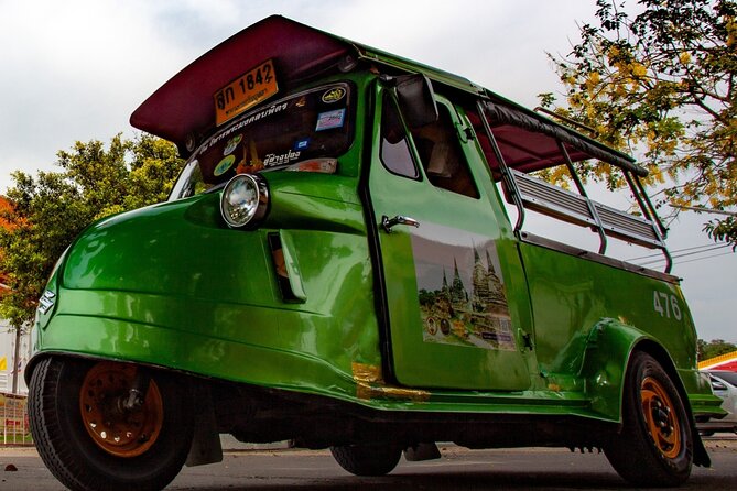 Ayutthaya Funky Frogy Tuk Tuk Experience With Famous Temple - Wat Chaiwatthanaram at sunset: views, prayers, and bats