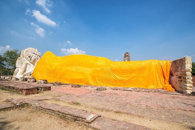 Ayutthaya Funky Frogy Tuk Tuk Experience With Famous Temple - Wat Yai Chai Mongkol: a living temple with local meaning