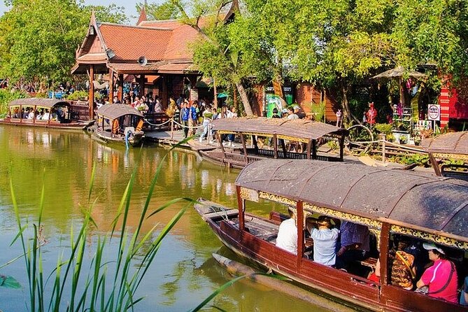 Ayutthaya Funky Frogy Tuk Tuk Experience With Famous Temple - Wat Phra Sri Sanphet: the pagoda landmark photos