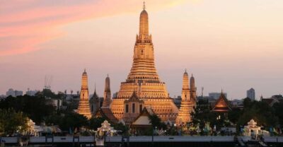 Bangkok: A 4 Hours Tuk Tuk Sightseeing Tour Iconic Landmarks - Wat Pho outside at night: what you gain from viewing it this way