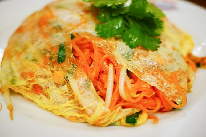 Bangkok Best Midnight Food Tour by Tuk Tuk - Meeting at Sam Yan MRT: Where Your Night Starts