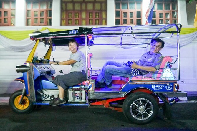 Bangkok Best Midnight Food Tour by Tuk Tuk - Chicken Crispy Noodles: Your Egg Choice Changes the Bite