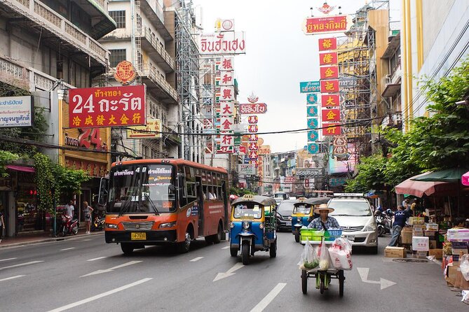 Bangkok by Night: Temples, Markets and Food Tuk-Tuk Tour - Key things you’ll notice on this Bangkok night tour