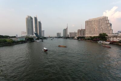 Bangkok by Night: Temples, Markets and Food Tuk-Tuk Tour - Meeting at Krung Thonburi BTS and how to time your evening