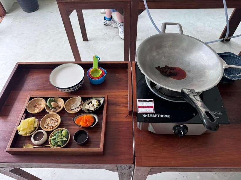 Bangkok: Cooking Class + Tuk Tuk Ride + Market Tour - Why This 3.5-Hour Class Feels Efficient in Bangkok
