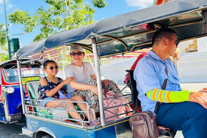 Bangkok Day Tour: Food, Temple & Tuk-Tuk - Key highlights at a glance