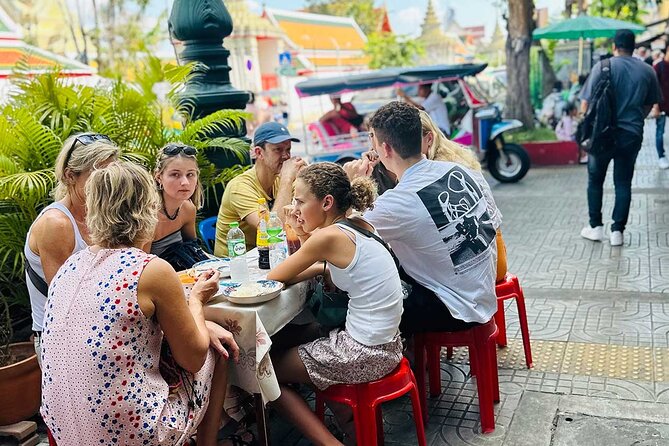 Bangkok Day Tour: Food, Temple & Tuk-Tuk - Temple and viewpoint time near the Grand Palace area