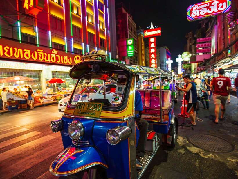 Bangkok: Evening Tour with Wat Arun, Wat Pho & Tuk Tuk Ride - Group size and guide style: why small groups matter at temples