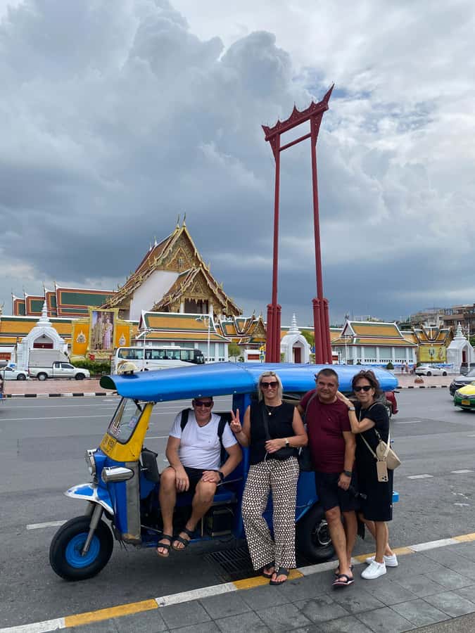 Bangkok: explore Wat Pho + tuk tuk sightseeing - Phra Sumen Fort, Khao San Road, and the Grand Palace area