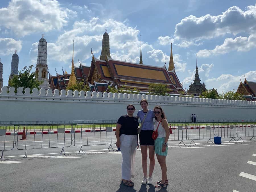 Bangkok: explore Wat Pho + tuk tuk sightseeing - Wat Suthat’s Giant Swing and why the stop matters
